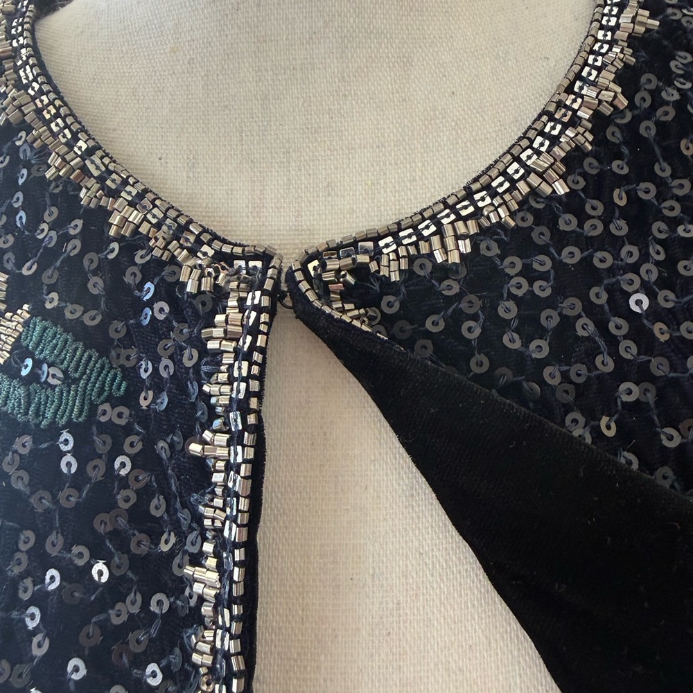 Exquisite embroidered & beaded jacket with flared sleeves. Worn once. Size XL - Picture 7 of 11